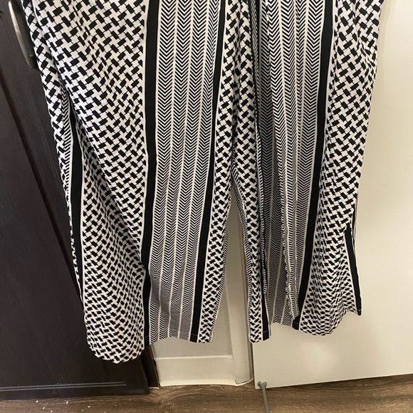 Bloomchic geometric contrast dolman sleeve pocket belted wrap jumpsuit - Picture 5 of 10